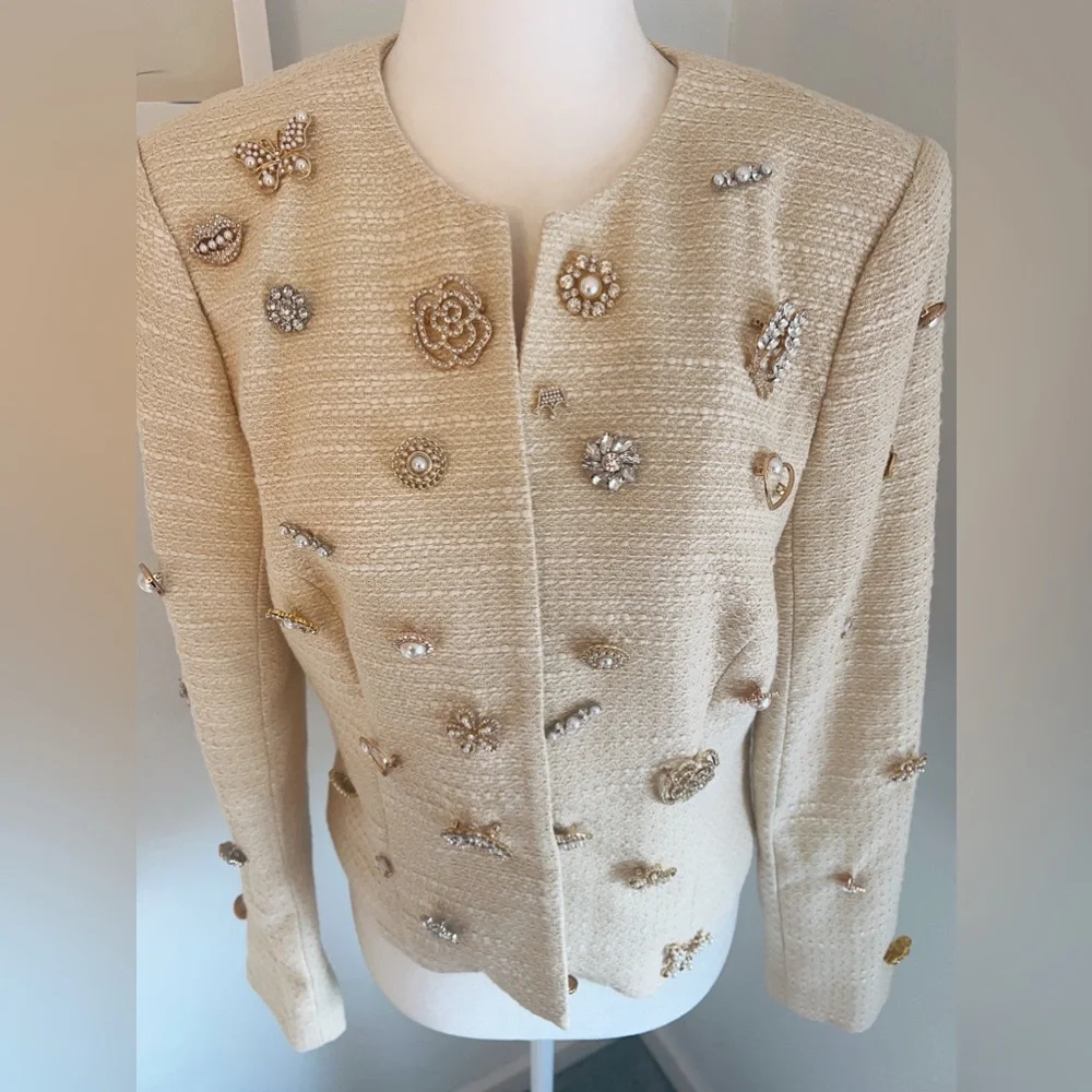 L’Agence Tayla Embellished Boucle Jacket - Picture 11 of 16